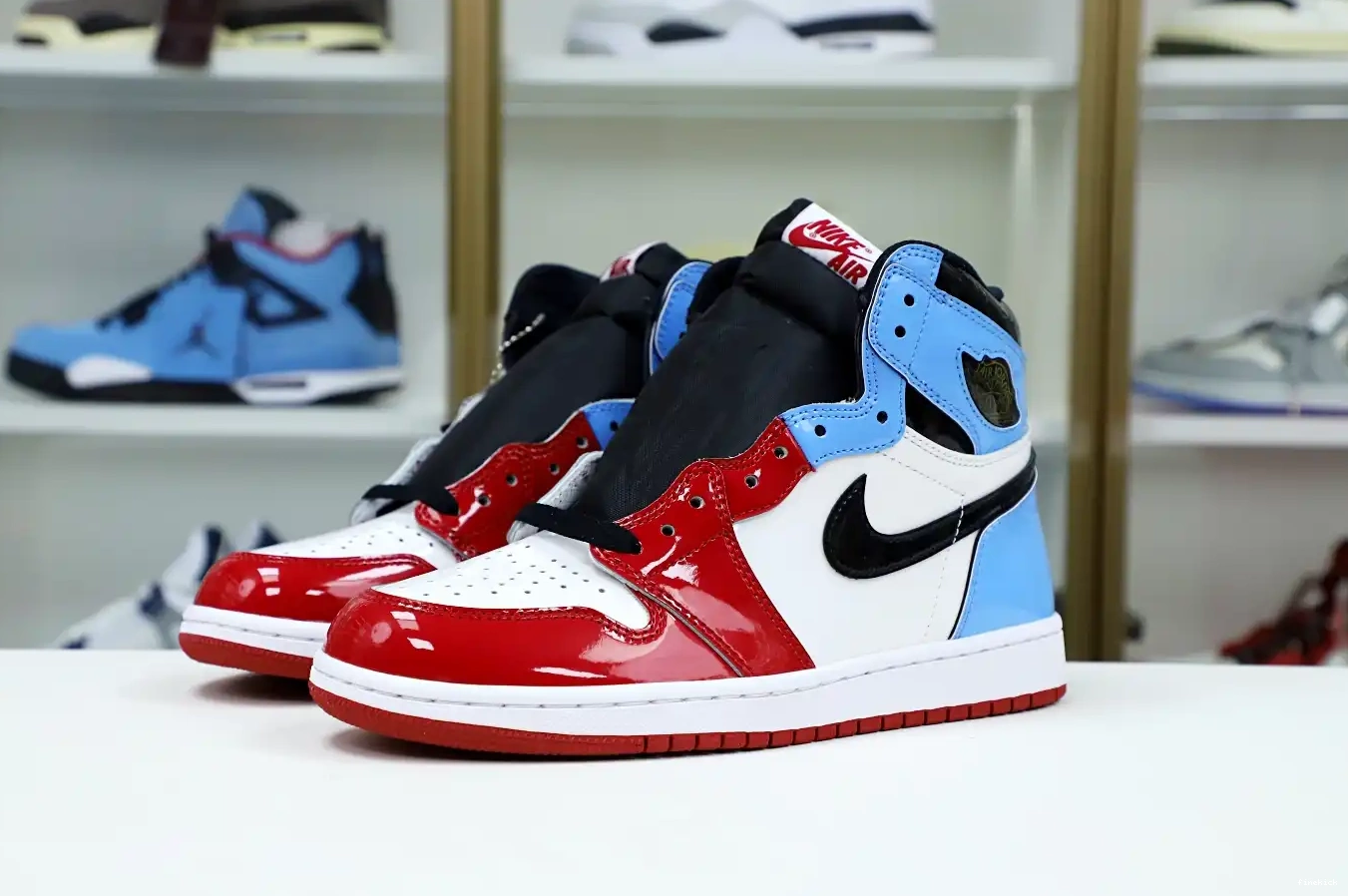 1 AIR OG JORDAN 'FEARLESS' RETRO HIGH 0520